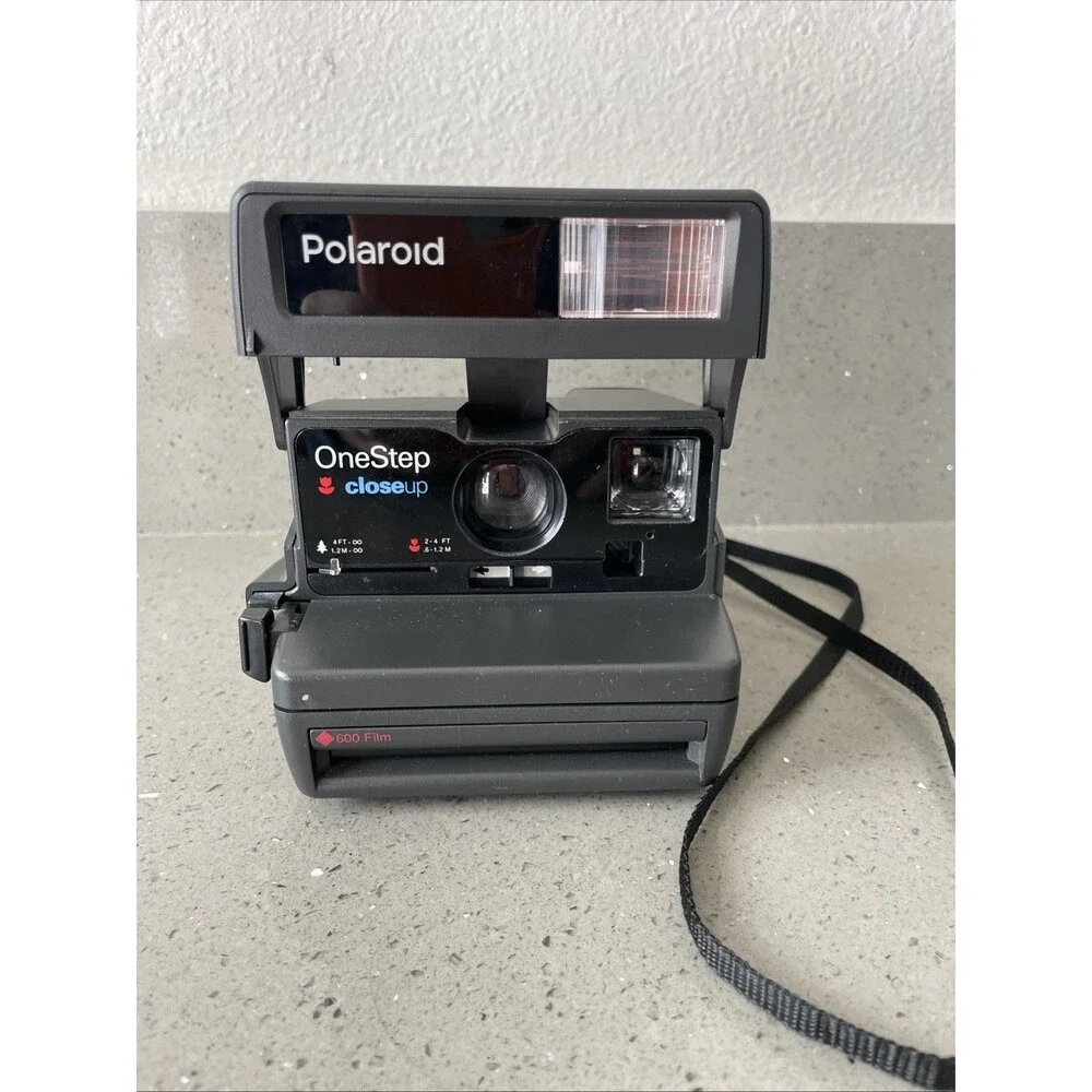 Vintage Polaroid 600 OneStep Closeup  Instant Film Camera with Strap Untested
